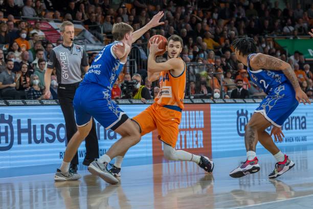 恶意侵犯 恶意侵犯