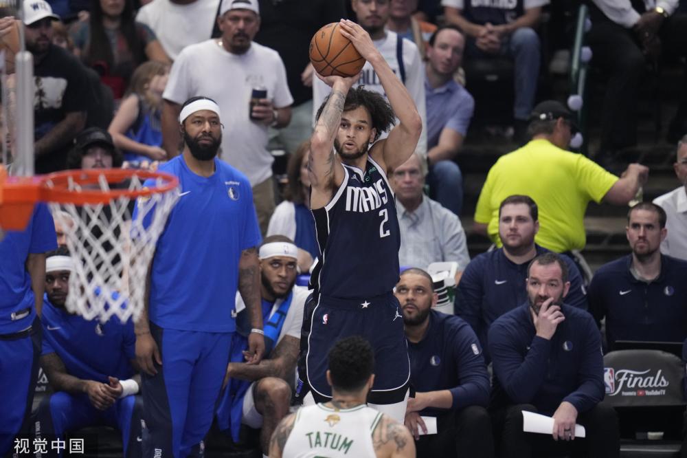 月再添辉煌 月再添辉煌