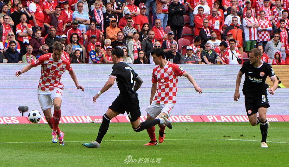 在此背景下 在此背景下